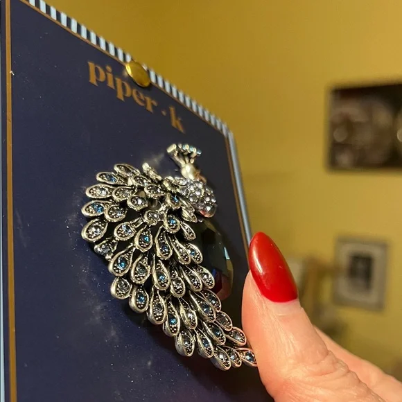 New Piper K Sapphire Blue Glass Stone and Silver Peacock Brooch - Picture 4 of 8